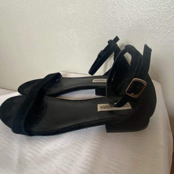Steve Madden Black Suede Flats with Ankle Straps. Size 8.5. - Picture 2 of 5